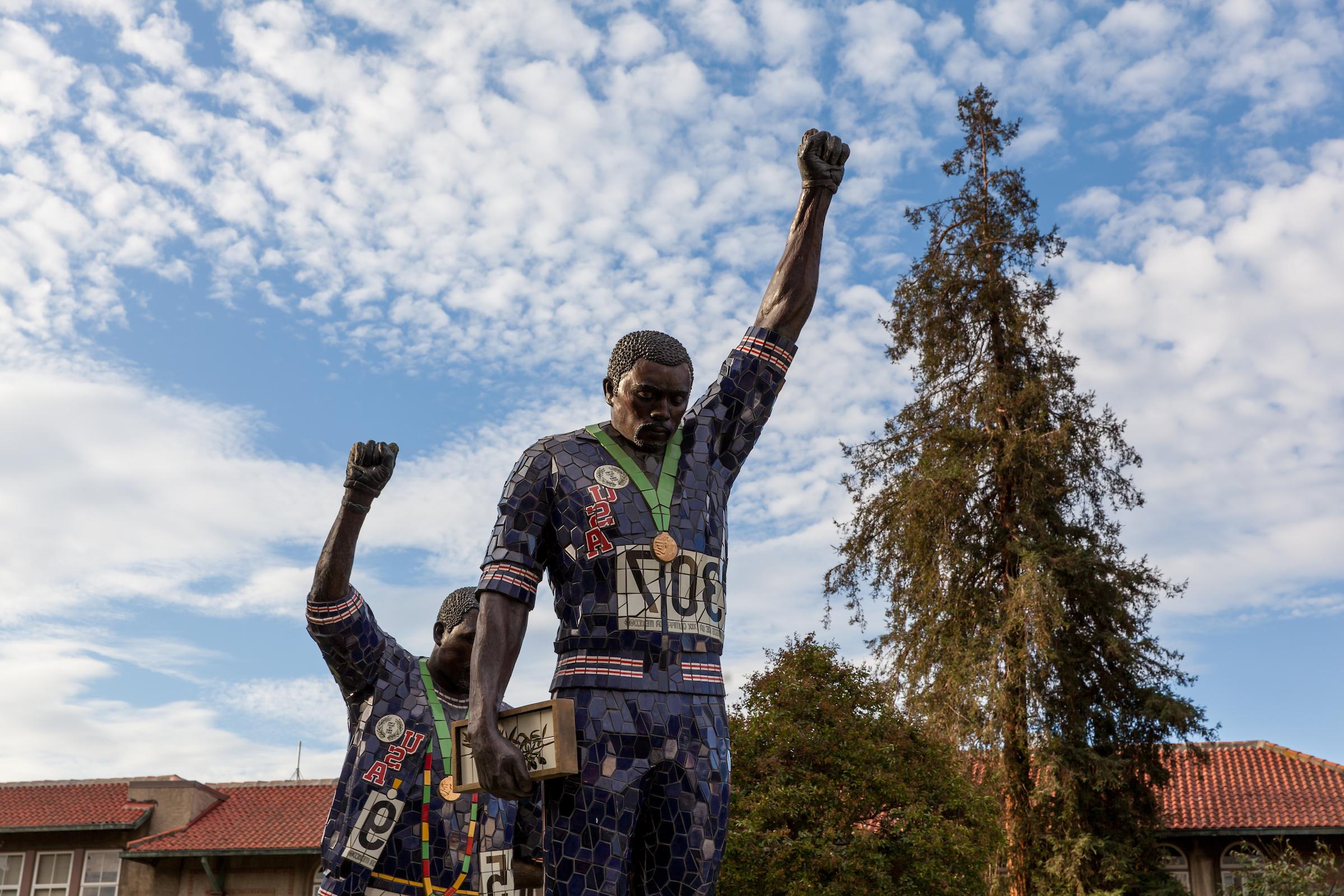 菠菜网lol正规平台 Tommie Smith and John Carlos Statue